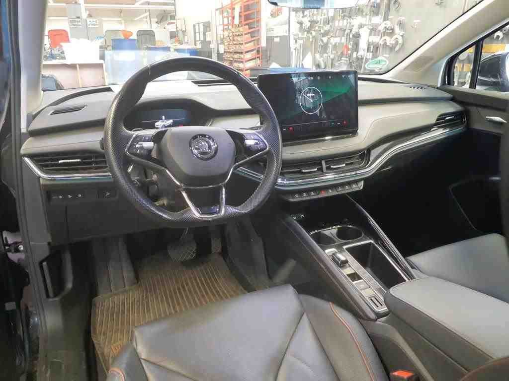 Fahrzeugabbildung SKODA Enyaq 80 Suite AHK|ACC|LED|Navi|VirtualCP|Kamera