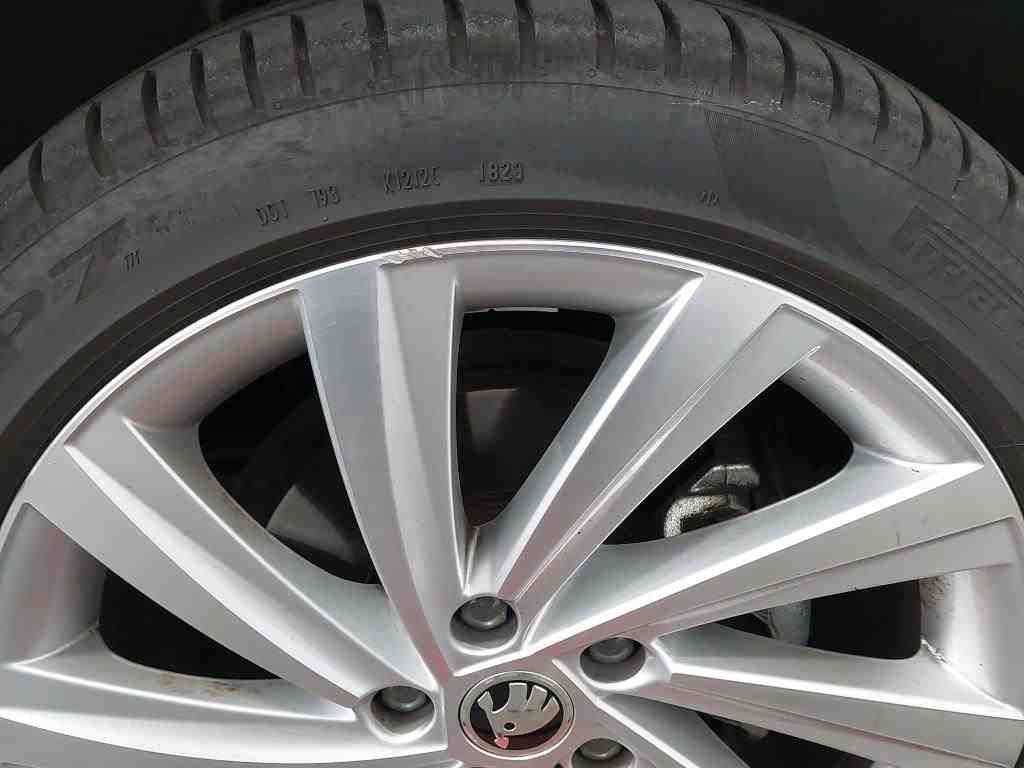 Fahrzeugabbildung SKODA Octavia Combi 2.0 TDI Style HUD|4xSHZG|ACC|LED