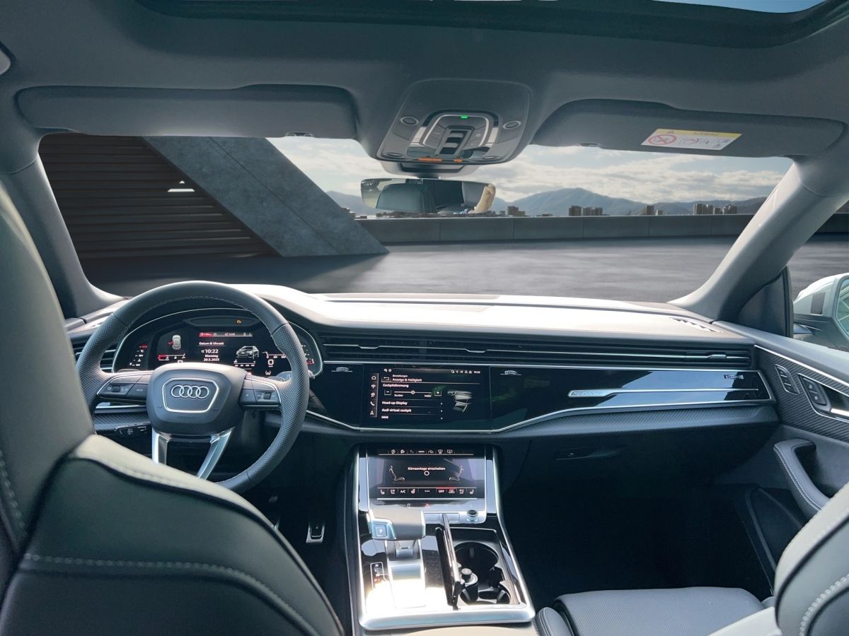 Fahrzeugabbildung Audi Q8 SUV 50TDI |Luft|Pano|AHK|