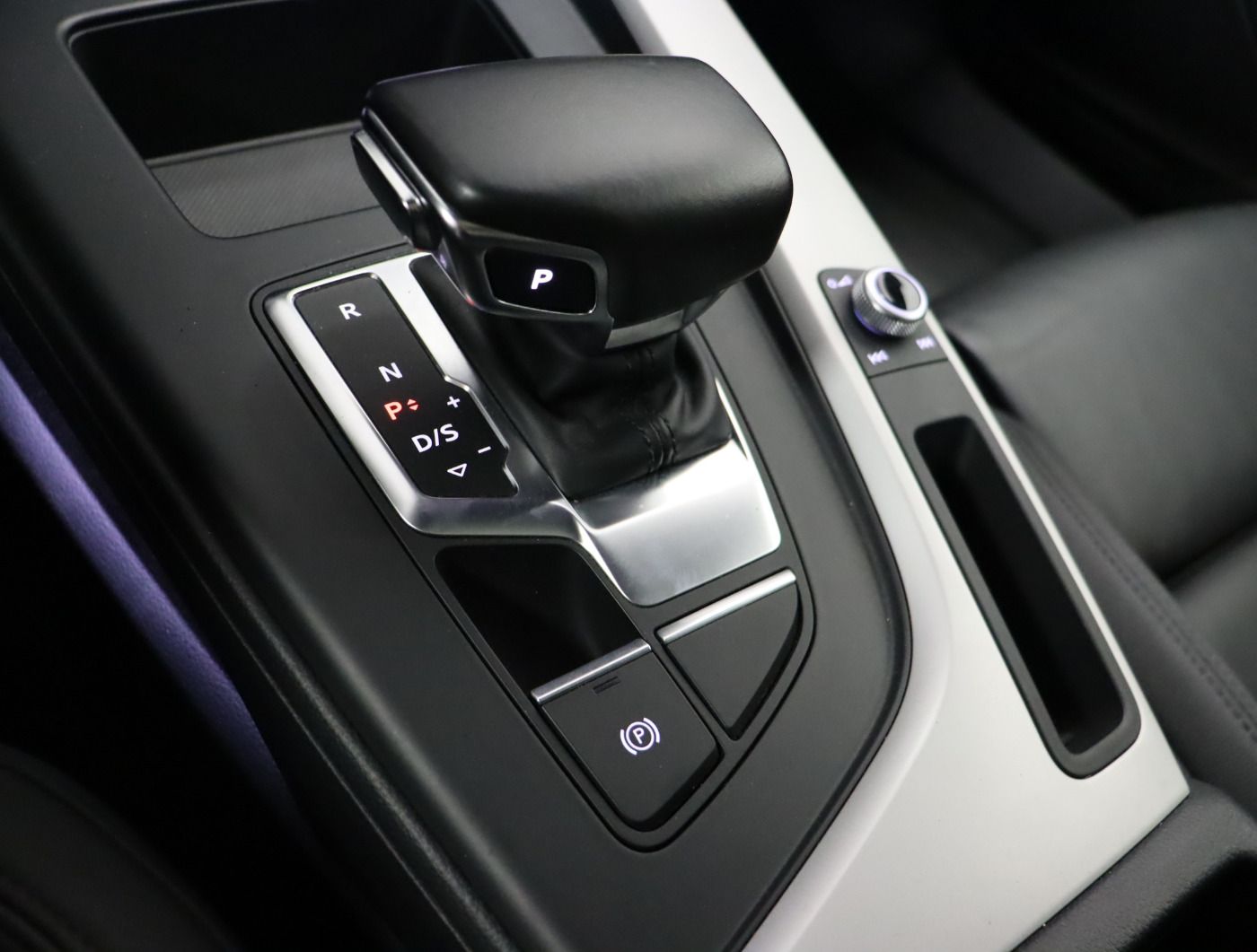 Fahrzeugabbildung Audi A4 45 TDI quattro tiptronic advanced |FLA|ACC|SD