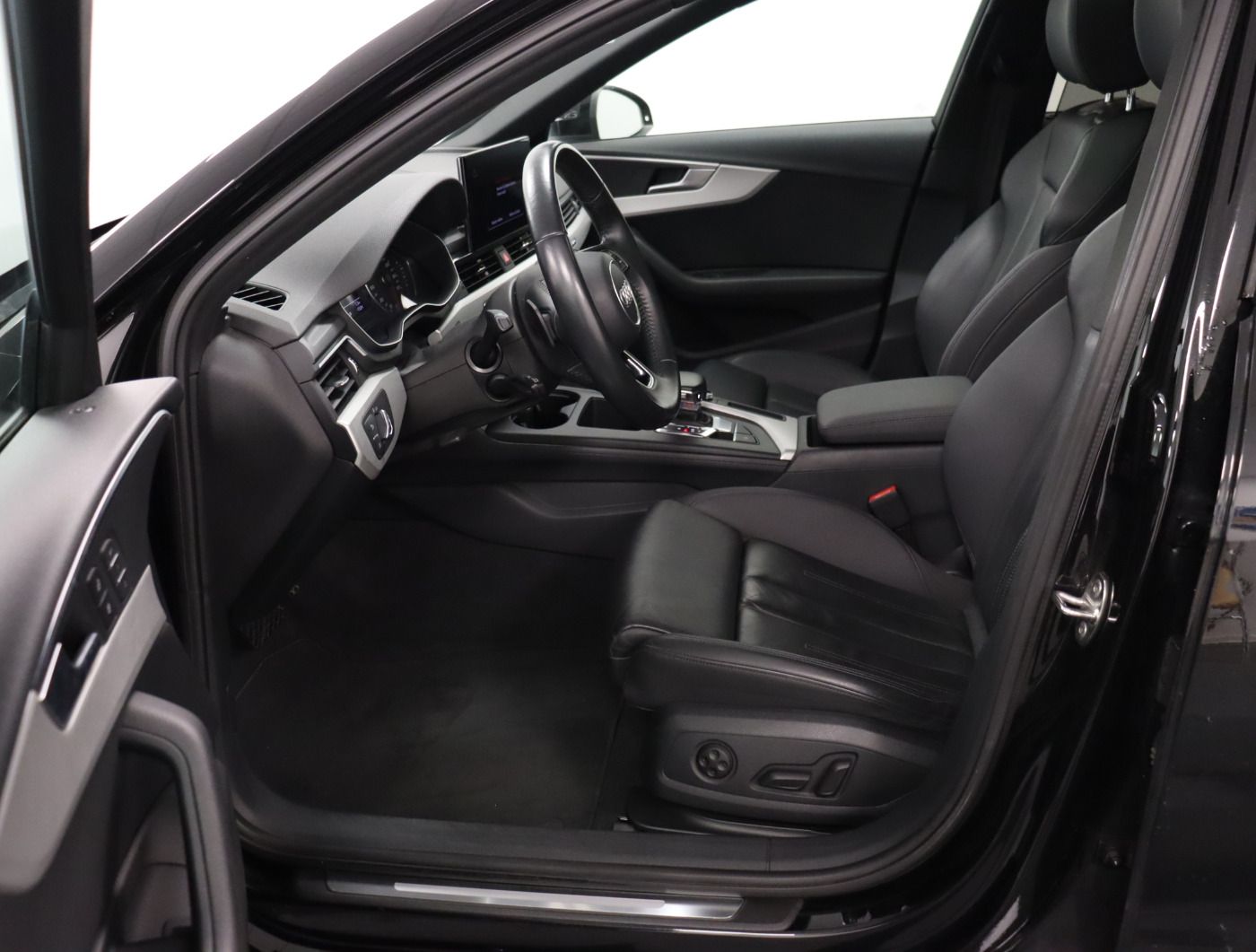 Fahrzeugabbildung Audi A4 45 TDI quattro tiptronic advanced |FLA|ACC|SD