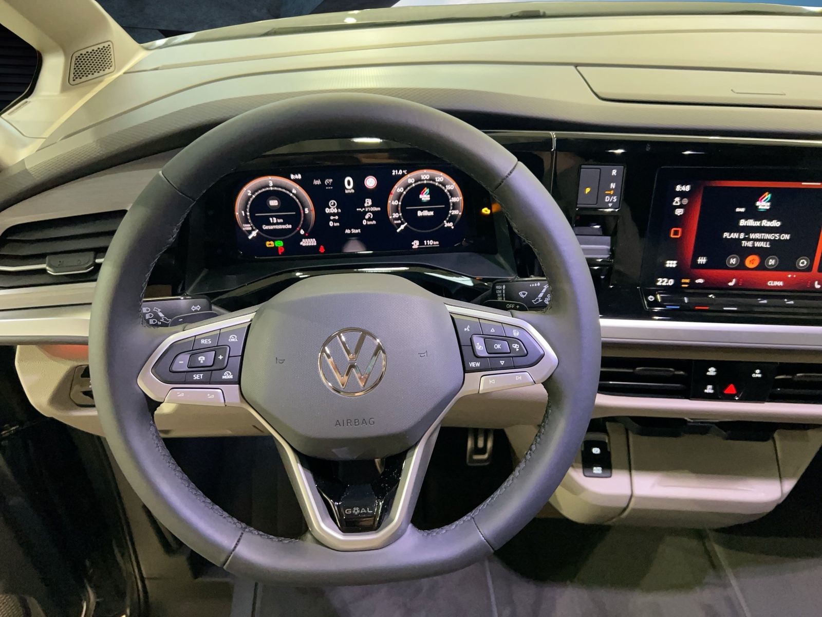 Fahrzeug autohaus mense Fahrzeugabbildung Volkswagen Multivan Life Motor: 2.0 l TDI SCR 110 kW Getrie
