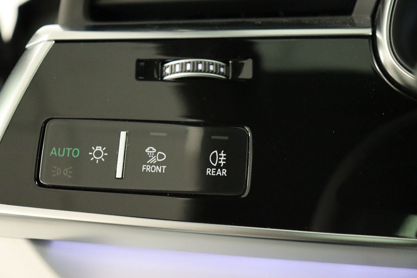 Fahrzeug autohaus mense Fahrzeugabbildung Audi Q7 45 TDI quattro tiptronic S line Matrix|AHK|LM