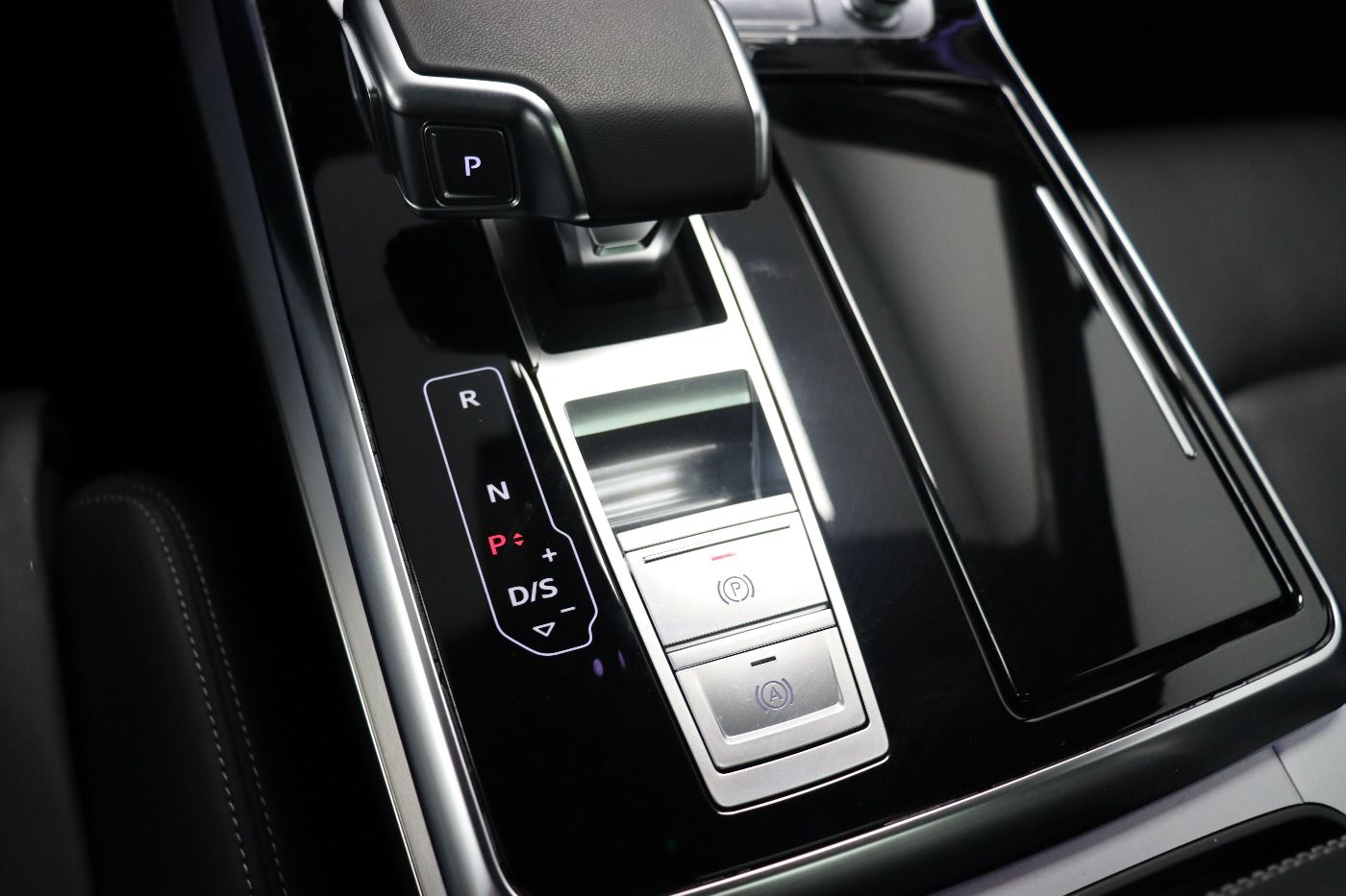 Fahrzeug autohaus mense Fahrzeugabbildung Audi Q7 45 TDI quattro tiptronic S line Matrix|AHK|LM