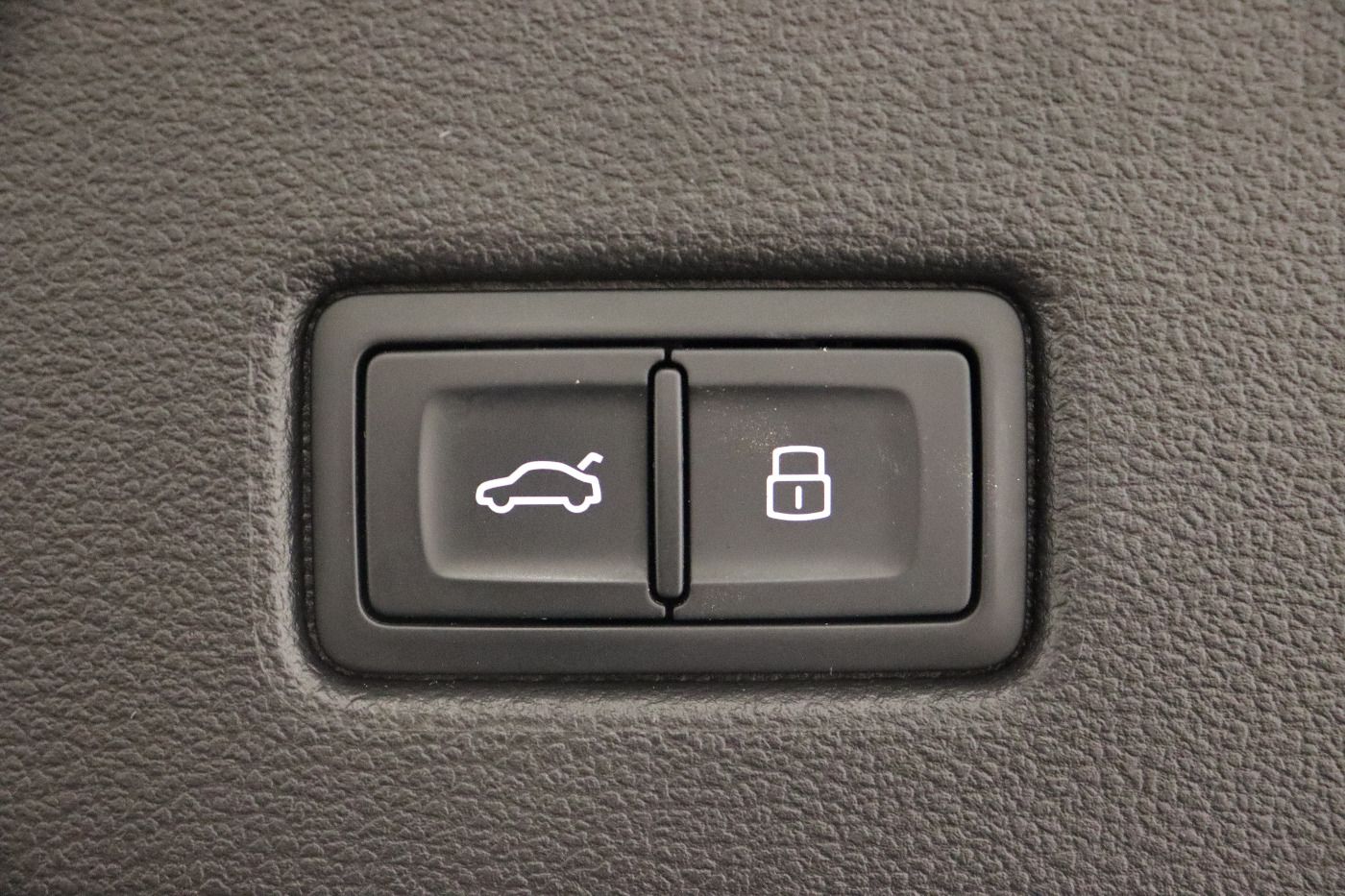 Fahrzeug autohaus mense Fahrzeugabbildung Audi A7 Sportback 55 TFSI quattro S tronic Matrix|AHK