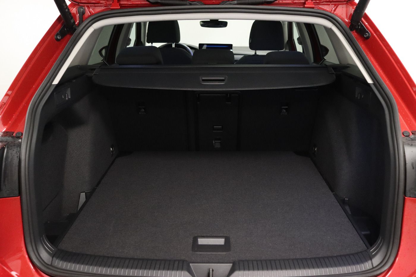 Fahrzeugabbildung Volkswagen Golf VIII Variant 1.5 TSI Life CarPlay|h/k|HUD|S