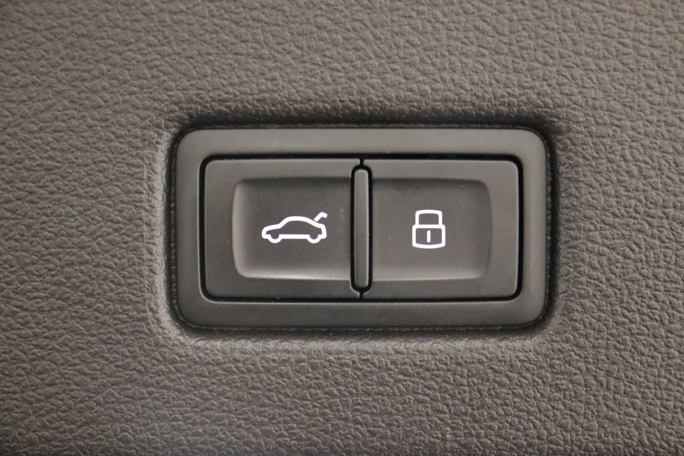 Fahrzeugabbildung Audi A7 Sportback 45 TDI quattro S tronic Matrix|AHK