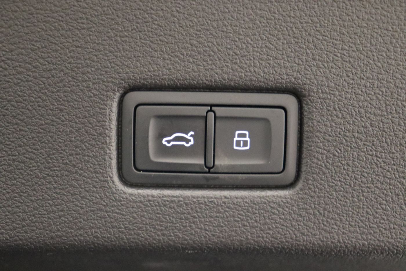 Fahrzeug autohaus mense Fahrzeugabbildung Audi A7 Sportback 45 TDI quattro S tronic Matrix|AHK