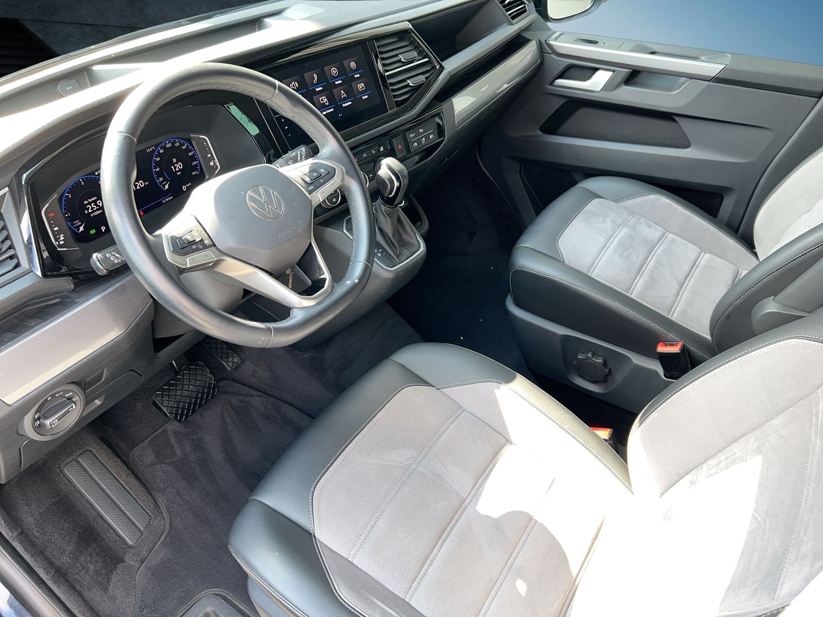 Fahrzeug autohaus mense Fahrzeugabbildung Volkswagen T6.1 Multivan Transporter 2.0 TDI FWD Generation