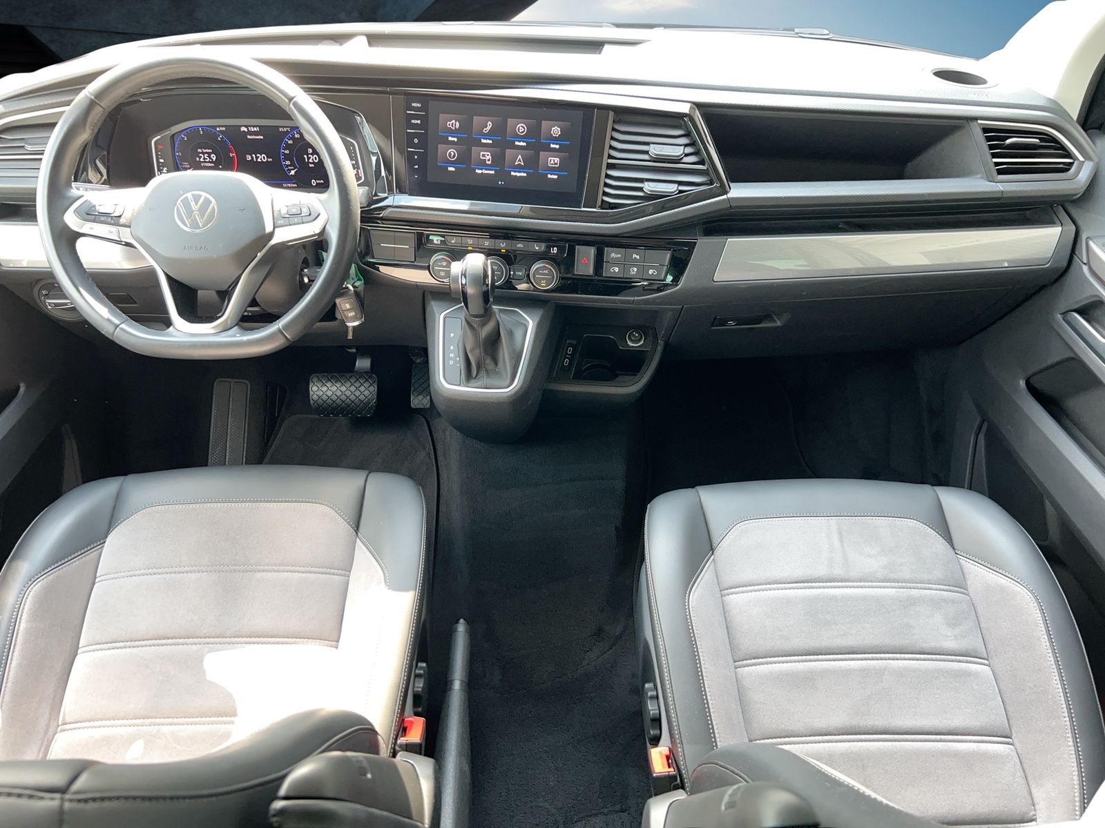 Fahrzeug autohaus mense Fahrzeugabbildung Volkswagen T6.1 Multivan Transporter 2.0 TDI FWD Generation