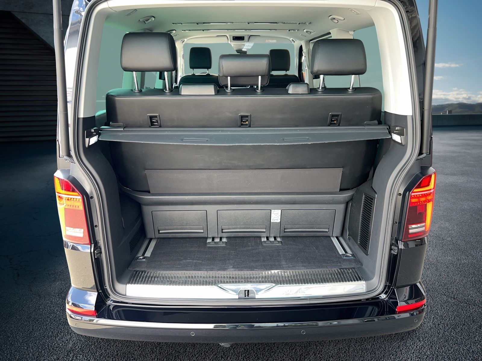 Fahrzeug autohaus mense Fahrzeugabbildung Volkswagen T6.1 Multivan Transporter 2.0 TDI FWD Generation