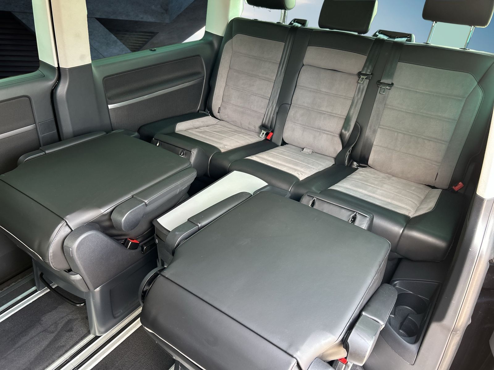 Fahrzeug autohaus mense Fahrzeugabbildung Volkswagen T6.1 Multivan Transporter 2.0 TDI FWD Generation