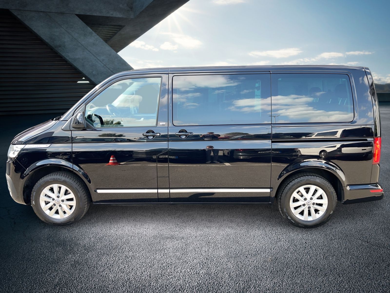 Fahrzeug autohaus mense Fahrzeugabbildung Volkswagen T6.1 Multivan Transporter 2.0 TDI FWD Generation