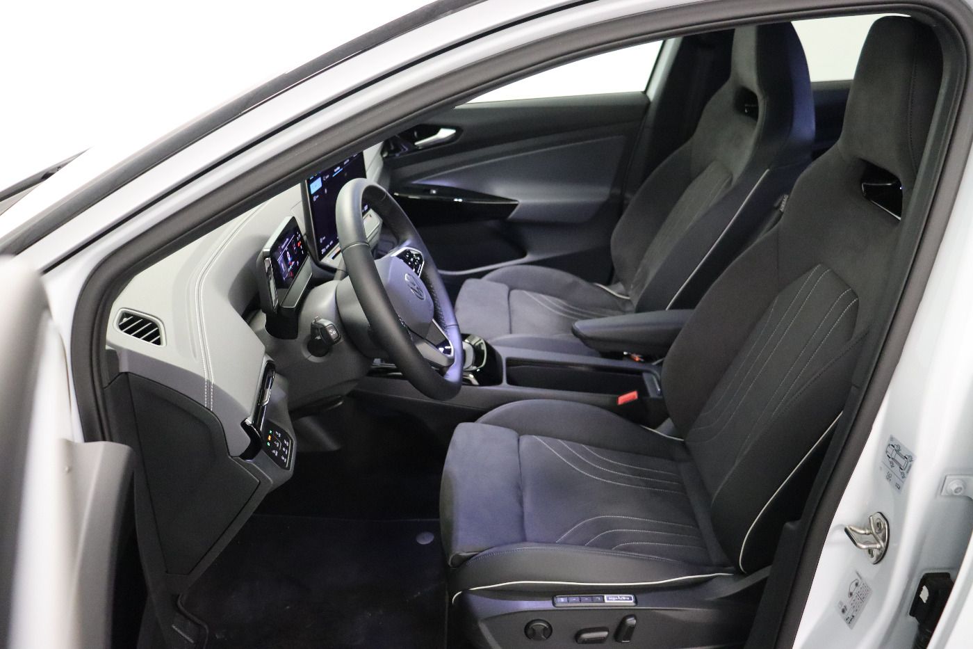 Fahrzeug autohaus mense Fahrzeugabbildung Volkswagen ID.4 Pro 4Motion IQ.Light|Matrix|CarPlay|h/k|LM