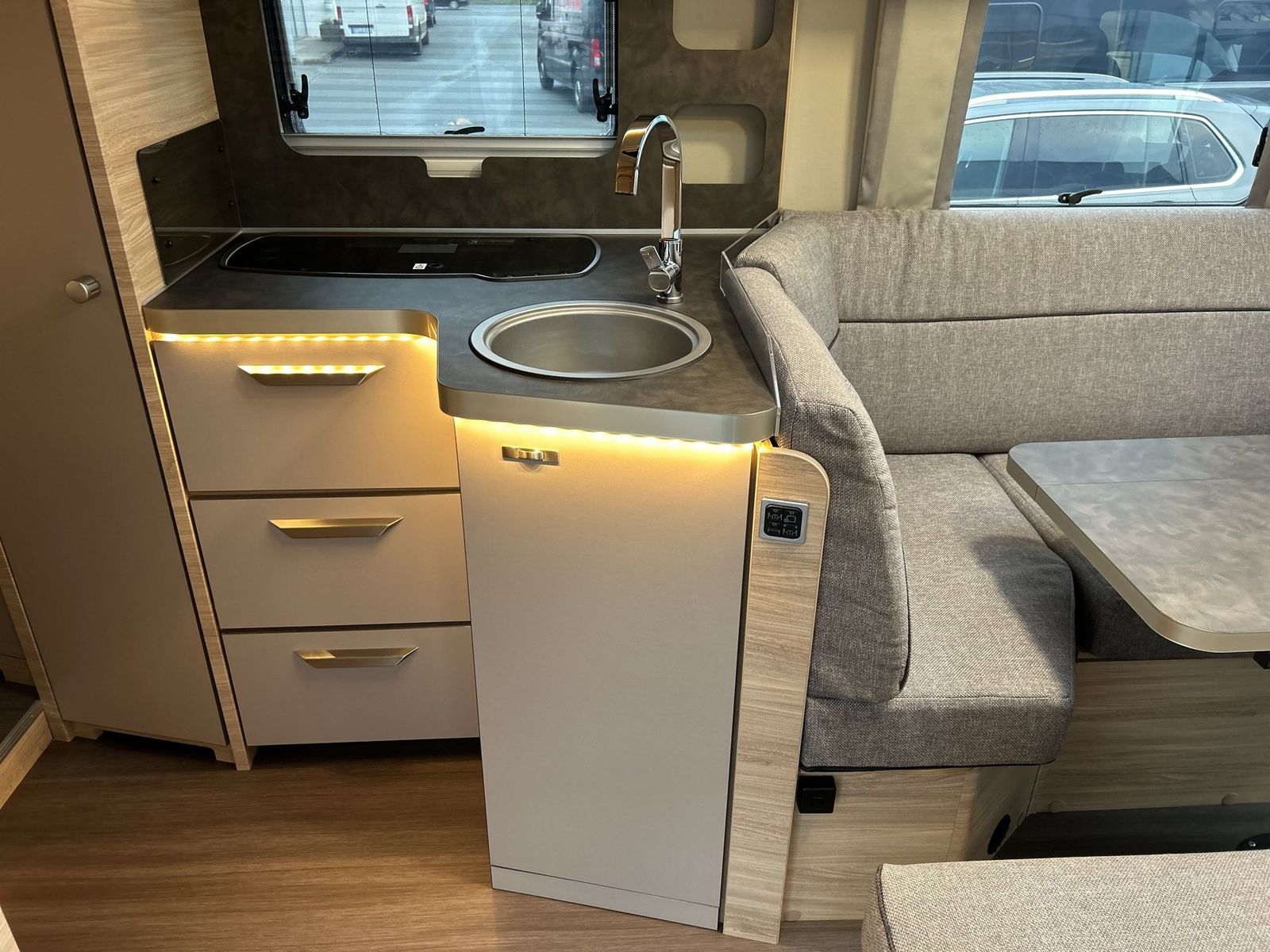 Fahrzeugabbildung Knaus Van Ti Plus 700 LF Plainum AUT