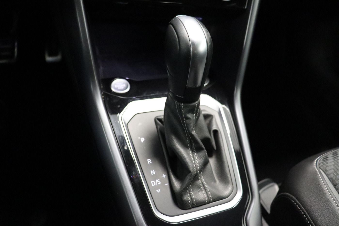 Fahrzeugabbildung Volkswagen T-Roc Cabriolet 1.5 TSI DSG R-Line Beats|CarPlay