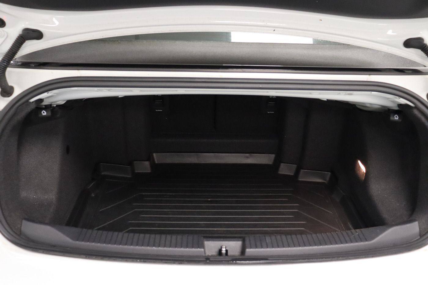 Fahrzeugabbildung Volkswagen T-Roc Cabriolet 1.5 TSI DSG R-Line Beats|CarPlay