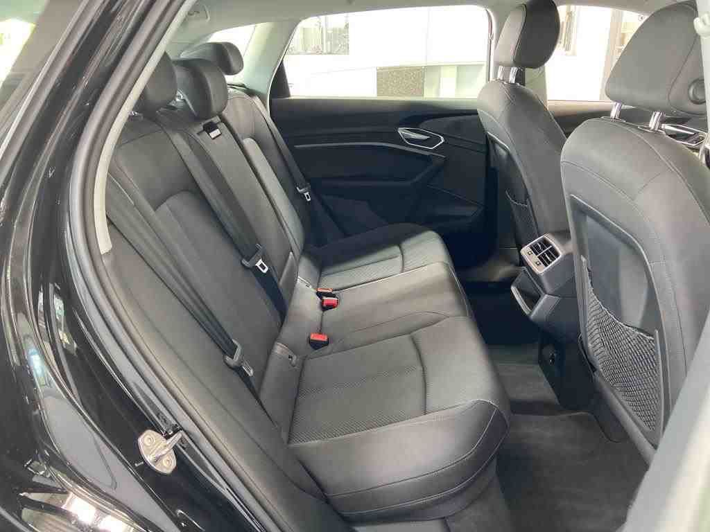 Fahrzeug autohaus mense Fahrzeugabbildung Audi e-tron 50 quattro Basis AHK|Luft|Standhzg|LED|LM