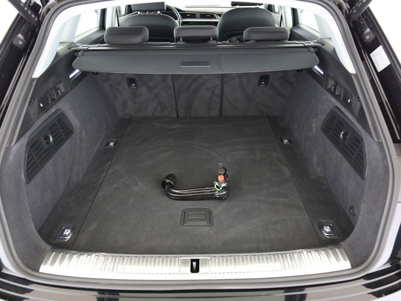 Fahrzeugabbildung Audi e-tron 50 quattro advanced AHK|Luft|Standhzg|LED