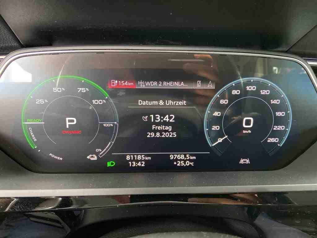 Fahrzeug autohaus mense Fahrzeugabbildung Audi e-tron 50 quattro Basis AHK|Luft|Standhzg|LED|LM