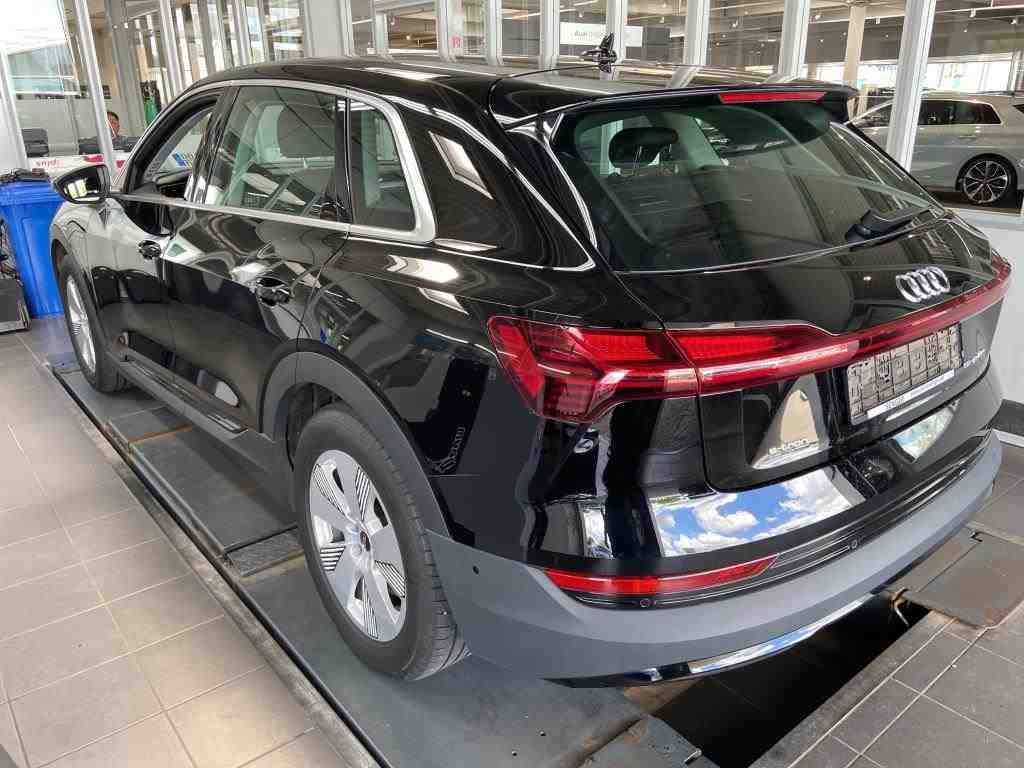 Fahrzeug autohaus mense Fahrzeugabbildung Audi e-tron 50 quattro Basis AHK|Luft|Standhzg|LED|LM