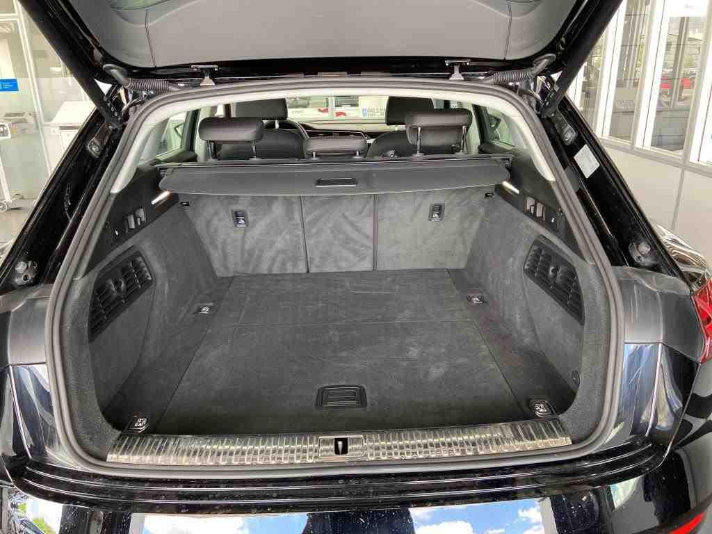 Fahrzeug autohaus mense Fahrzeugabbildung Audi e-tron 50 quattro Basis AHK|Luft|Standhzg|LED|LM