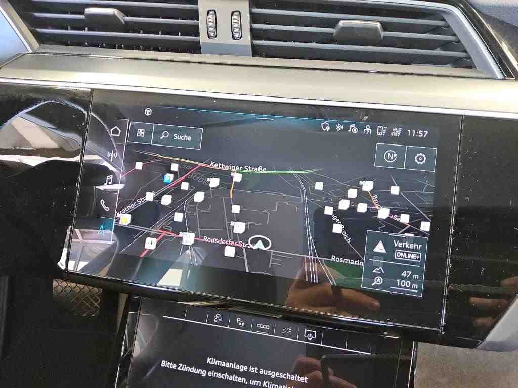 Fahrzeug autohaus mense Fahrzeugabbildung Audi e-tron 50 quattro Basis CarPlay|Luft|Standhzg|LM
