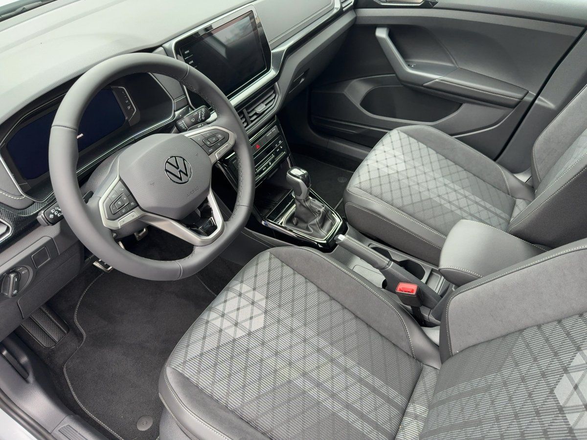 Fahrzeugabbildung Volkswagen T-Cross 1.0 TSI DSG R-Line AHK Nav Kamera IQLigh