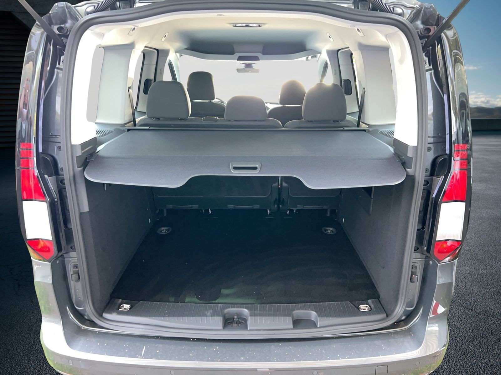 Fahrzeugabbildung Volkswagen Caddy 1.5 TSI Life CarPlay|Navi|KlimaA|PDC