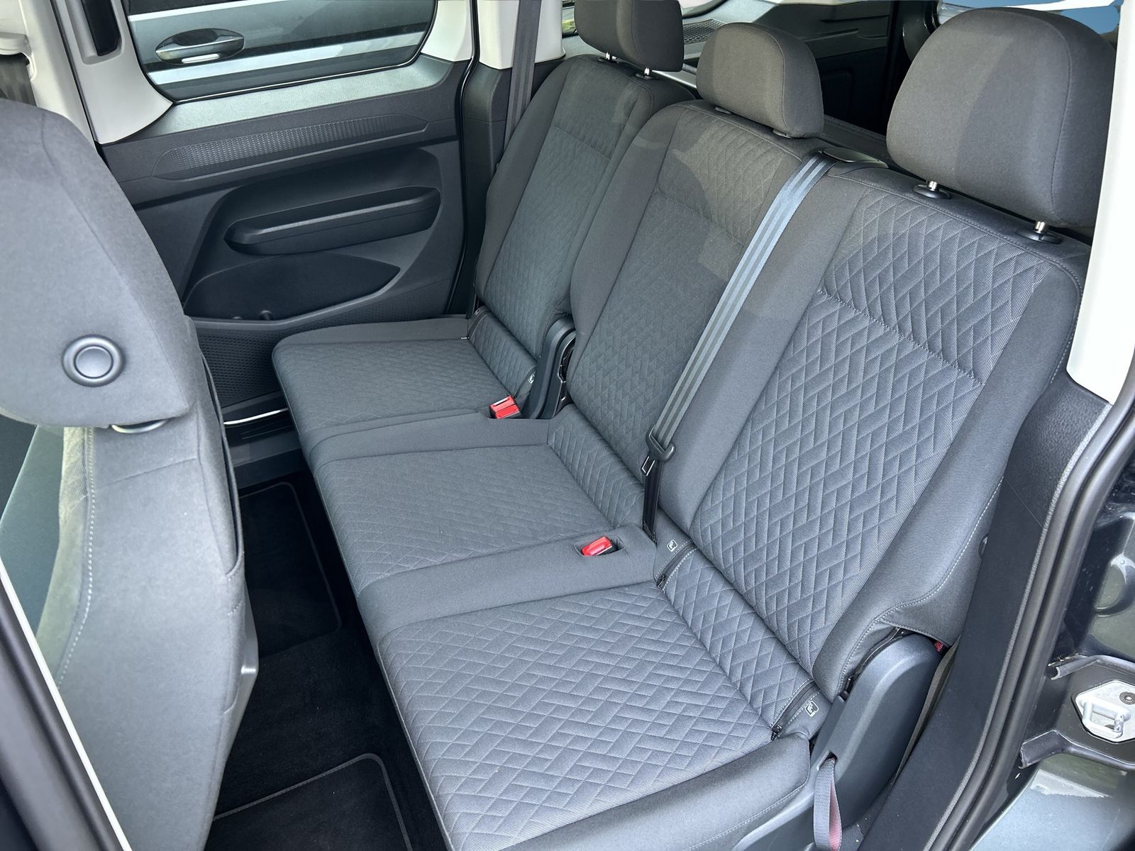 Fahrzeugabbildung Volkswagen Caddy 1.5 TSI Life CarPlay|Navi|KlimaA|PDC