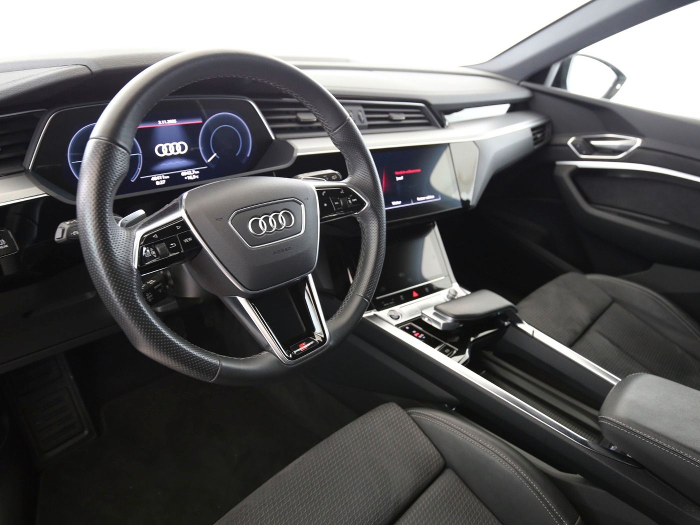 Fahrzeug autohaus mense Fahrzeugabbildung Audi e-tron 50 quattro advanced Matrix|CarPlay|HUD|SD