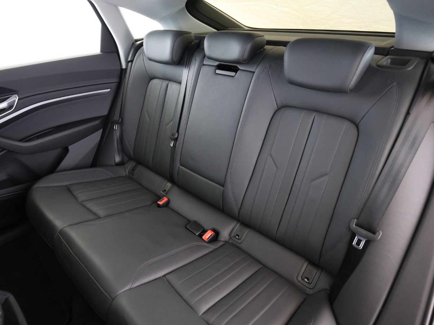 Fahrzeugabbildung Audi e-tron Sportback 50 quattro AHK|HUD|Luft|LED