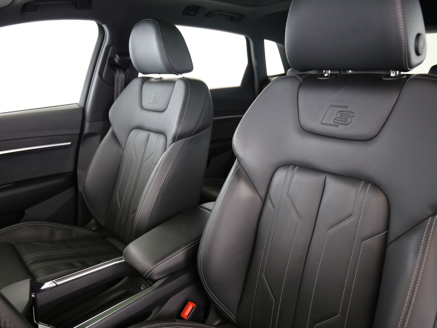 Fahrzeug autohaus mense Fahrzeugabbildung Audi e-tron e-tron quattro 230kW 1-Gang Automatikgetr