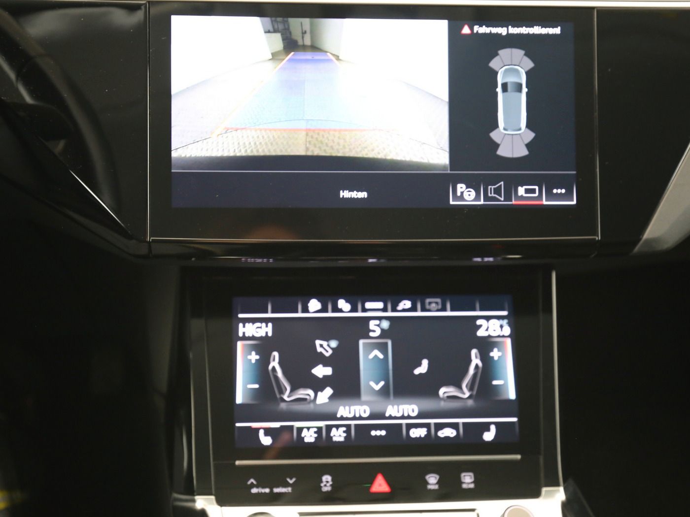 Fahrzeugabbildung Audi e-tron 55 quattro advanced CarPlay|AHK|Luft