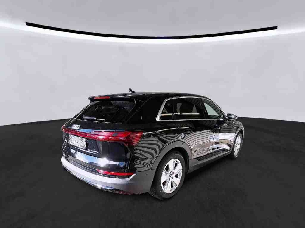 Fahrzeugabbildung Audi e-tron e-tron quattro 230kW 1-Gang Automatikgetr