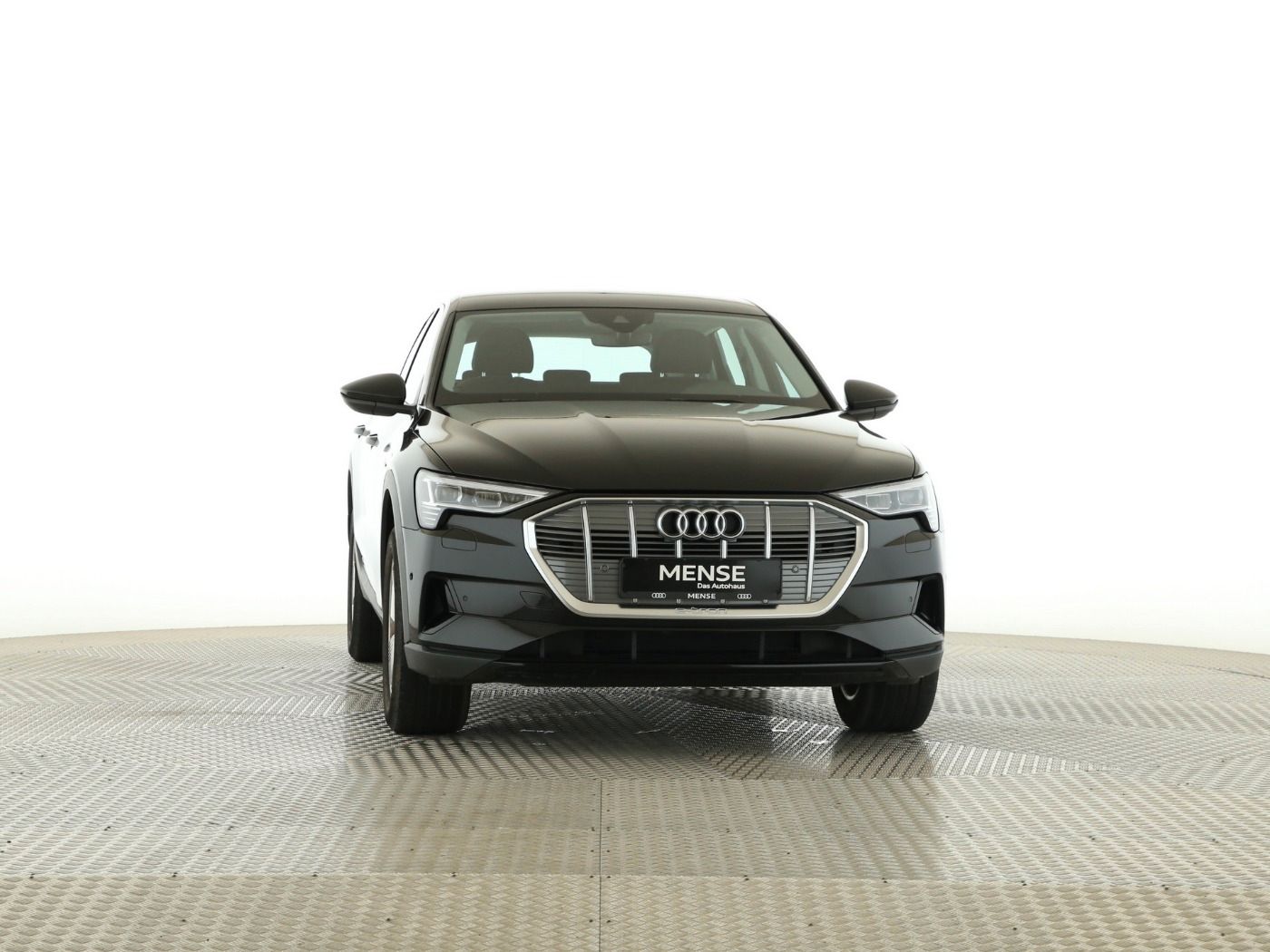 Fahrzeug autohaus mense Fahrzeugabbildung Audi e-tron quattro 230kW AHK|Luft|Standhzg|LED|Navi