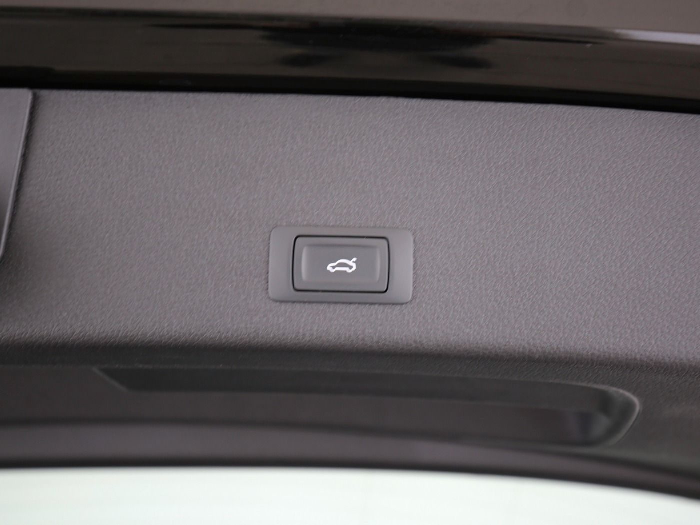 Fahrzeug autohaus mense Fahrzeugabbildung Audi e-tron 50 quattro advanced Luft|Pano|SD|Standhzg