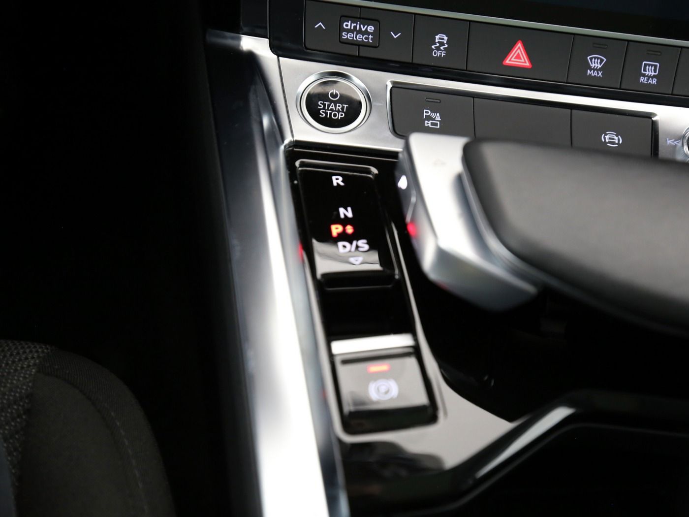 Fahrzeug autohaus mense Fahrzeugabbildung Audi e-tron 50 quattro advanced Luft|Pano|SD|Standhzg