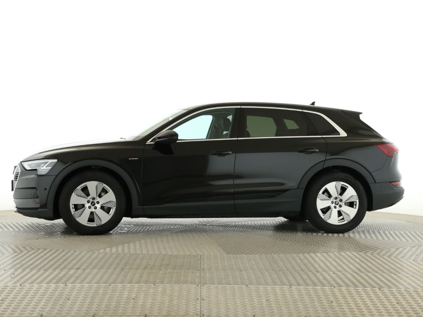 Fahrzeug autohaus mense Fahrzeugabbildung Audi e-tron 50 quattro advanced Luft|Pano|SD|Standhzg