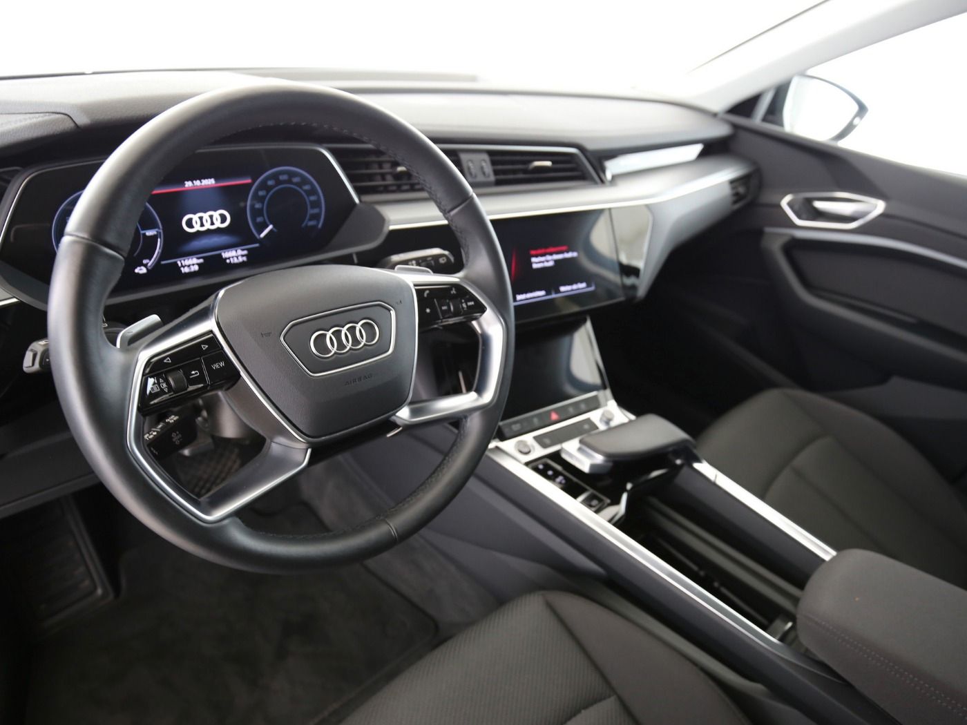 Fahrzeug autohaus mense Fahrzeugabbildung Audi e-tron 50 quattro advanced Luft|Pano|SD|Standhzg