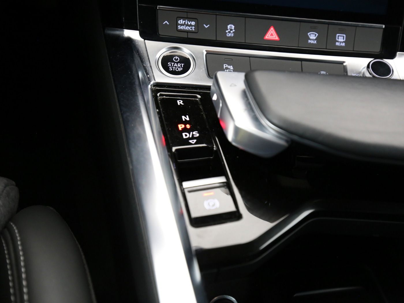 Fahrzeug autohaus mense Fahrzeugabbildung Audi e-tron 50 quattro advanced AHK|Luft|Standhzg|LED