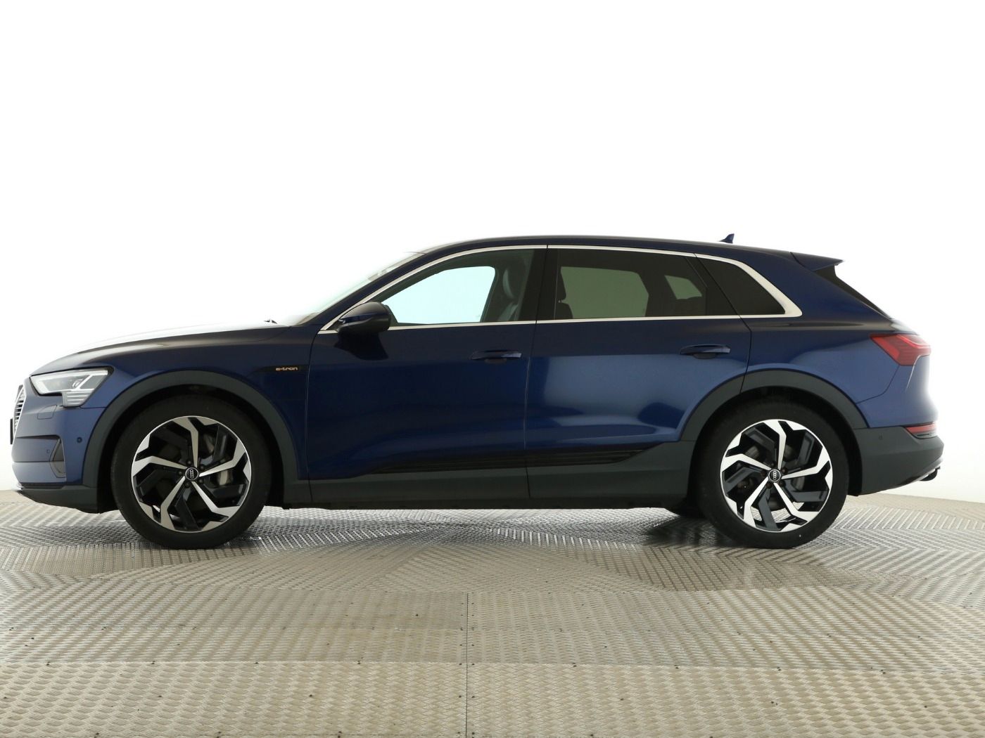 Fahrzeug autohaus mense Fahrzeugabbildung Audi e-tron 50 quattro advanced AHK|Luft|Standhzg|LED