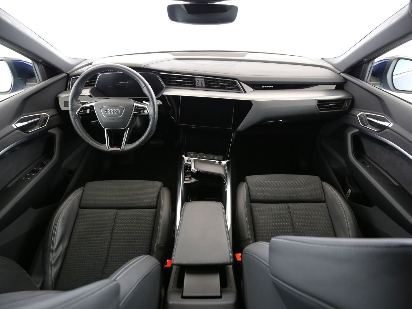 Fahrzeug autohaus mense Fahrzeugabbildung Audi e-tron 50 quattro advanced AHK|Luft|Standhzg|LED