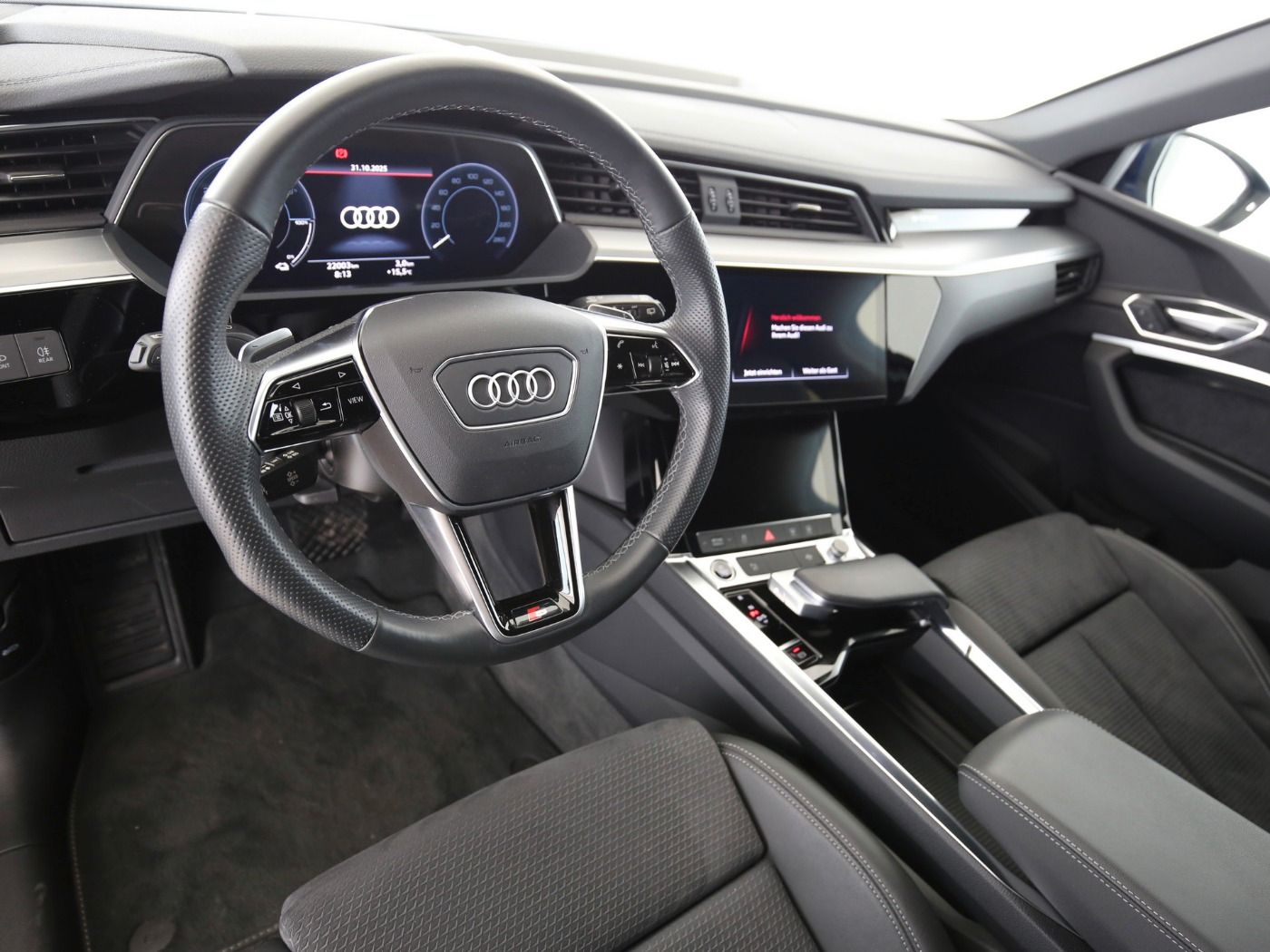 Fahrzeug autohaus mense Fahrzeugabbildung Audi e-tron 50 quattro advanced AHK|Luft|Standhzg|LED