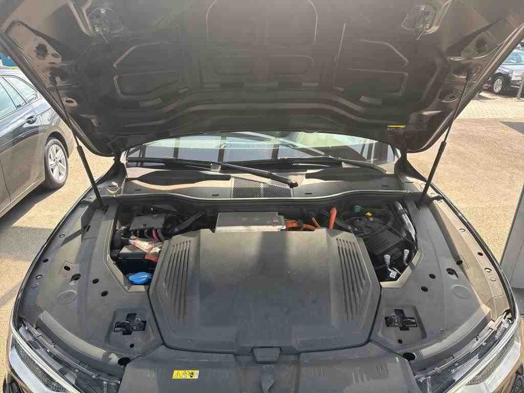 Fahrzeug autohaus mense Fahrzeugabbildung Audi e-tron advanced quattro 300kW CarPlay|AHK|Luft