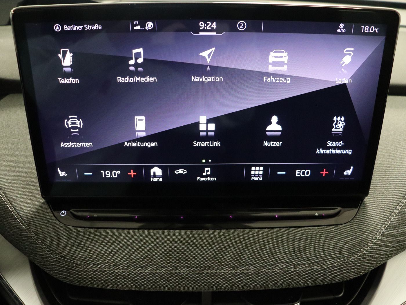 Fahrzeug autohaus mense Fahrzeugabbildung SKODA Enyaq iV 80 |Pano|4xSHZ|FLA|ACC|WPumpe|HUD|SpurH