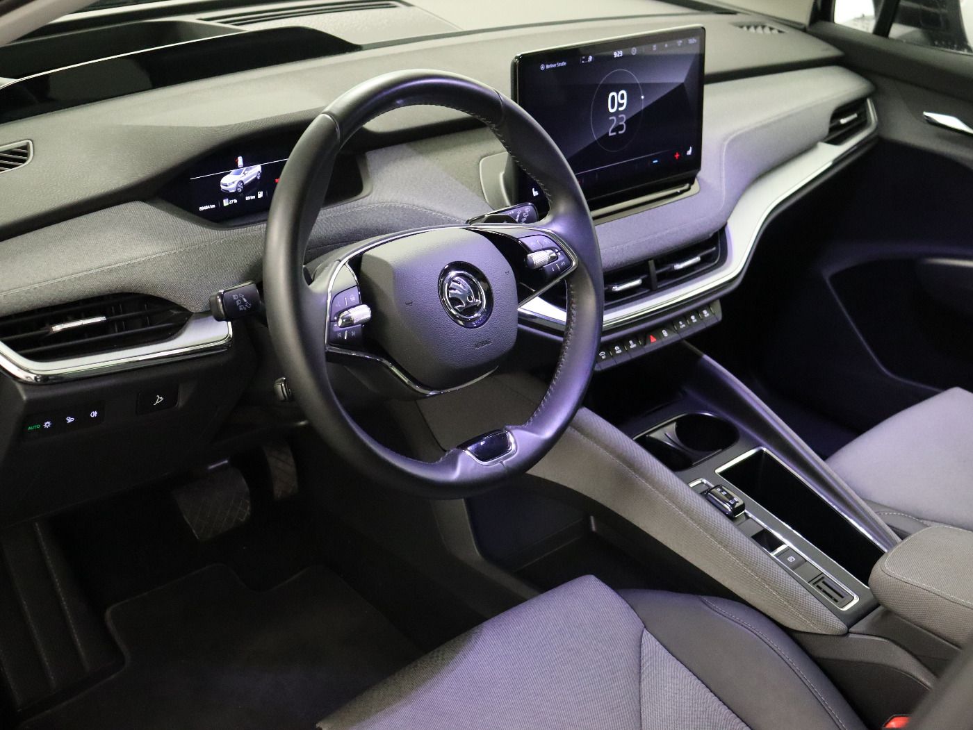 Fahrzeug autohaus mense Fahrzeugabbildung SKODA Enyaq iV 80 |Pano|4xSHZ|FLA|ACC|WPumpe|HUD|SpurH