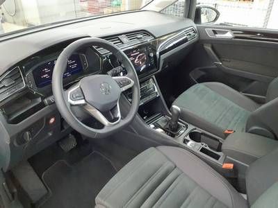 Fahrzeugabbildung Volkswagen Touran 1.5 TSI DSG Highline CarPlay|AHK|Pano|SD