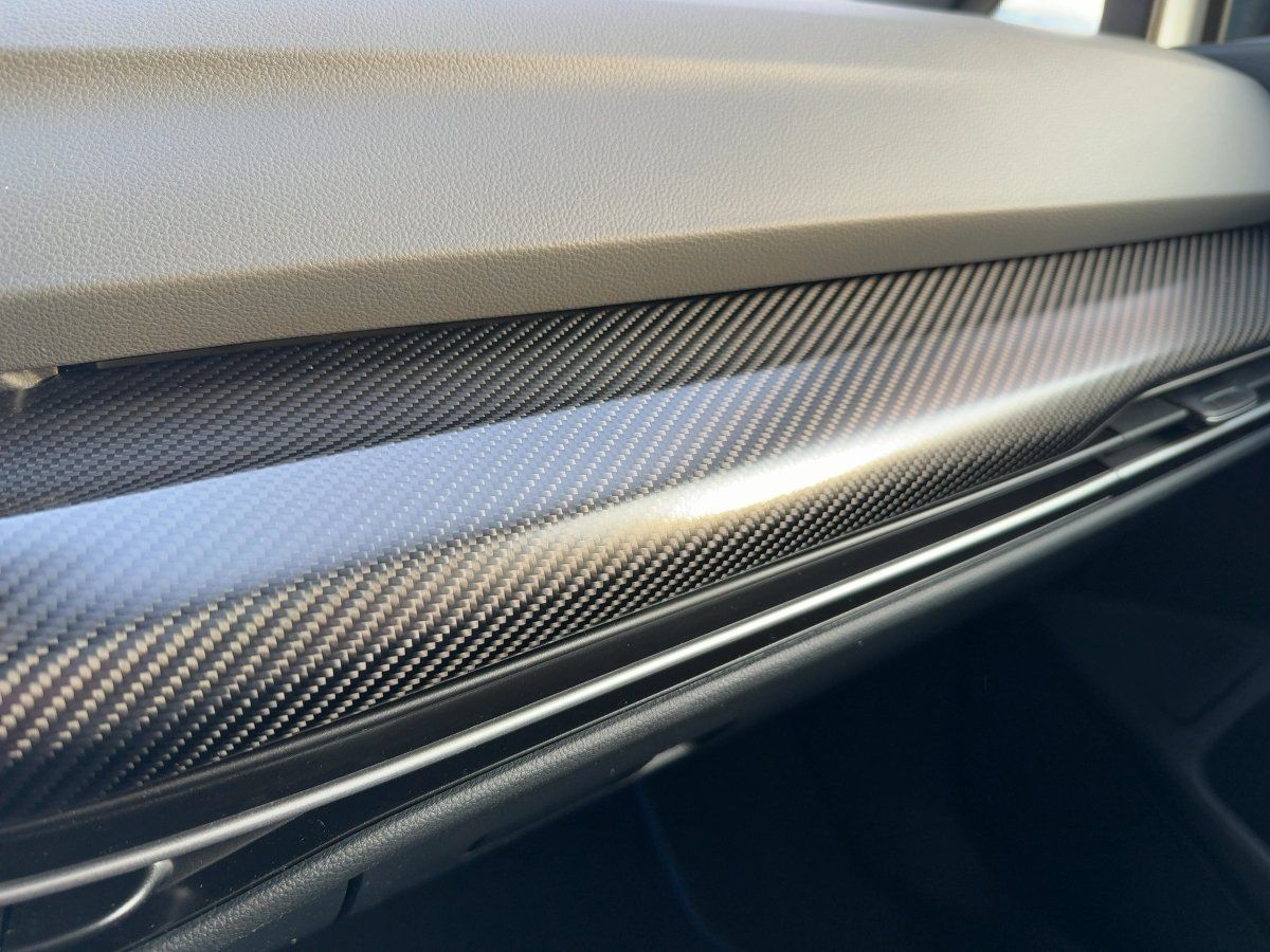 Fahrzeugabbildung Volkswagen Golf R Black Edition Akra Pano Navi HarmanKardon