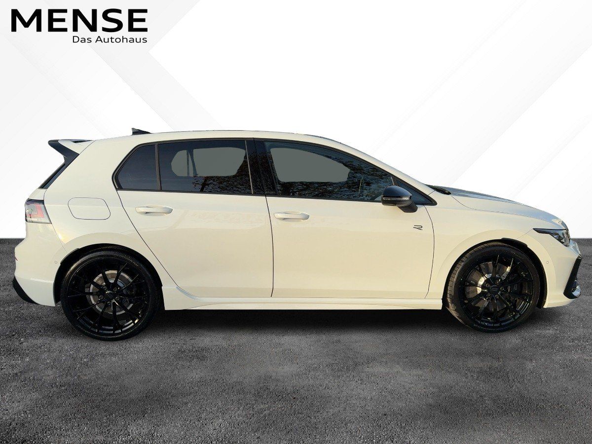 Fahrzeugabbildung Volkswagen Golf R Black Edition Akra Pano Navi HarmanKardon